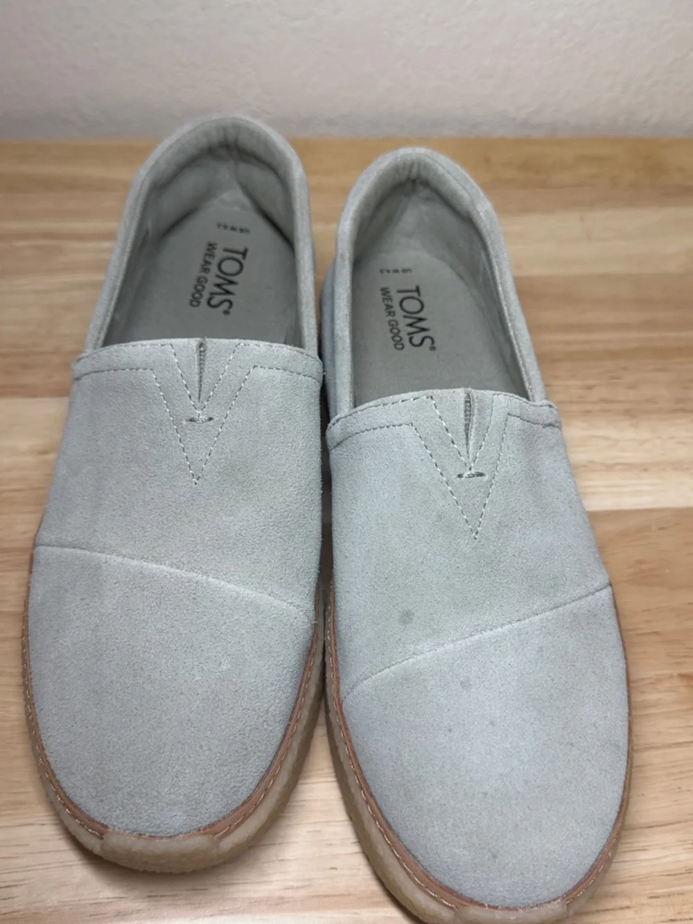 TOMS Women's Adelaide espadrilles in suede, featuring a slip-on design Sz.6.5